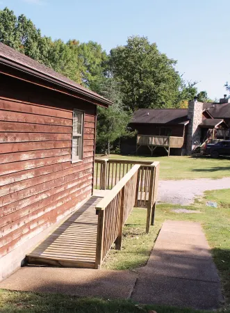 Stones Throw from Giant City Park, Wineries, Hiking, Biking, Hunting and more.