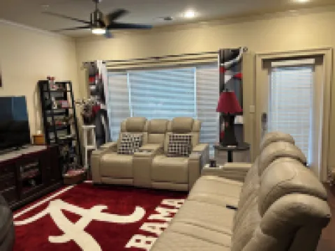 Walking Distance to UA Campus and Stadium at Houndstooth