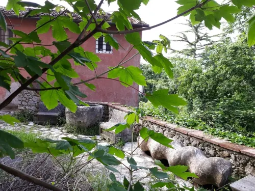 Typical rustic Tuscan house in the hamlet of Casesi. A dive into the past.... Hotels in Massarosa