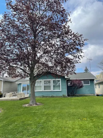 Lakefront views at our Long Island Lookout!