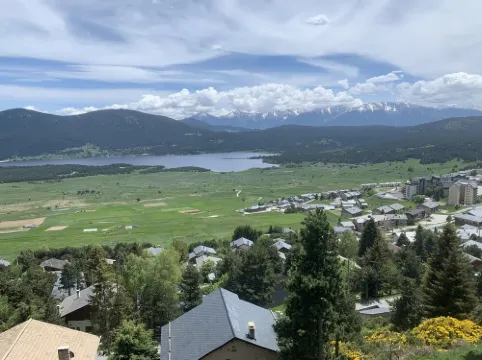 Bottom of chalet splendid view on lake, 4-6 persons