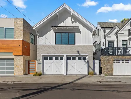 Beach home with dock! Duffy boat available at additional cost. Walk everywhere! Отели в г. Ньюпорт-Бич