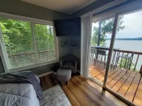 Lakeshore Cottage in Cadiz, Ky has waterfront panoramic views of Lake Barkley! Hotels in Trigg County