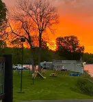 Beautiful Upper Suite on Nelson Lake with Balcony & Lakeviews!