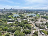 Midtown Cottage - 4 Beds - Pets