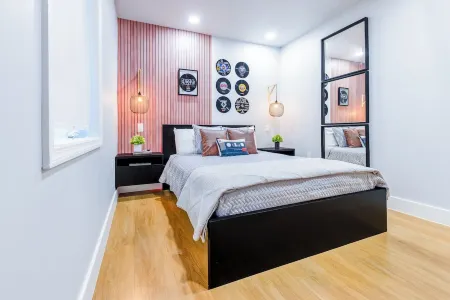 5 mins to Coral Gables/ Parking/ Fast Wi-Fi/ Laundry