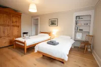 Rathmhor - lovingly restored traditional stone house in Cairngorms National Park Hotels in Kingussie