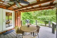 Relax in a Private Forest Escape with Hot Tub, Dogs Welcome