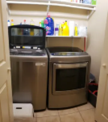 4 blocks from New Mexico Military Institute and Main Street