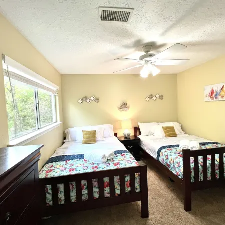 2 BDRM Treehouse Hideaway- Lake Conroe | Boat ramp