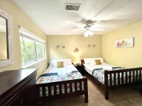 2 BDRM Treehouse Hideaway- Lake Conroe | Boat ramp