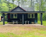 Rustic Cabin on beautiful Little Pine Creek