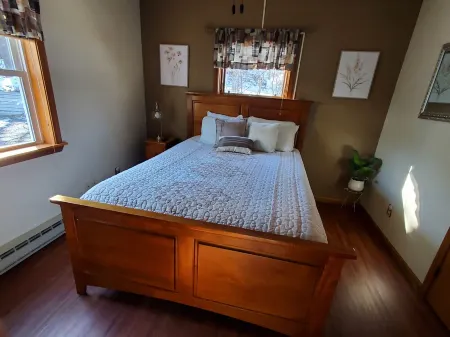 Lakefront Home in the heart of Seneca Lake Wine Trail Отели в г. Майло