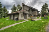 Cozy 2-bedroom condo in pleasant Big Sky on Golf Course, next to Town Center!