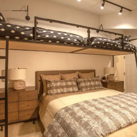 Fully Remodeled Modern Condo Steps from Warm Springs Lift