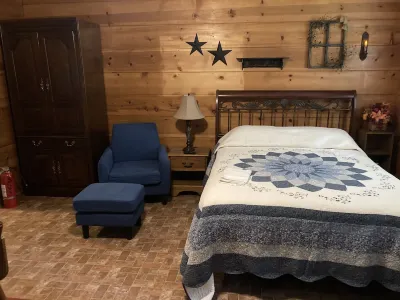 Cabin on the farm in Rockingham County Horizons Edge Sports Campus附近的飯店