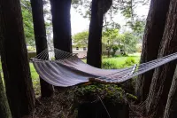 Forest oasis 3 min from beach + Hot Tub + Fire Pit