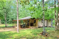Hidden Gem of Toledo Bend! Hotel dekat Trail Between the Lakes: Trailhead # 2 - Yellowpine