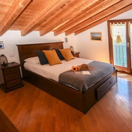 L'una di Lago Lake Apartment - Whit Parking Отели в г. Торно