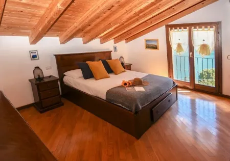 L'una di Lago Lake Apartment - Whit Parking Отели в г. Торно