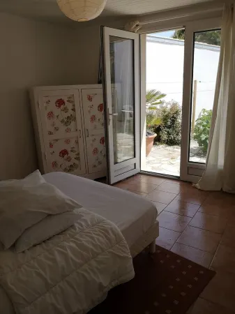 Family house Ile d'Oléron Cote Ouest- walking distance to the beach- 6 persons Отели в г. Сен-Пьер-д'Олерон