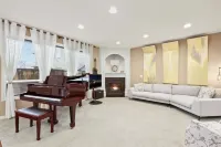 Charming 4-bedroom family friendly house with WiFi and AC in fabulous Vancouver