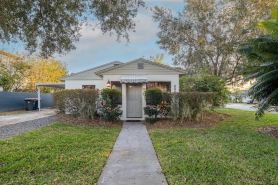 Cozy Comfort Just 2 Blocks From Park Ave!