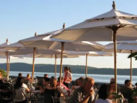 Beautiful, spacious, and centrally located - 25 minutes from the heart of NYC. Hotels in Yonkers