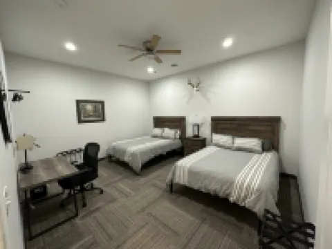 Spacious 8 Bedroom Lodge