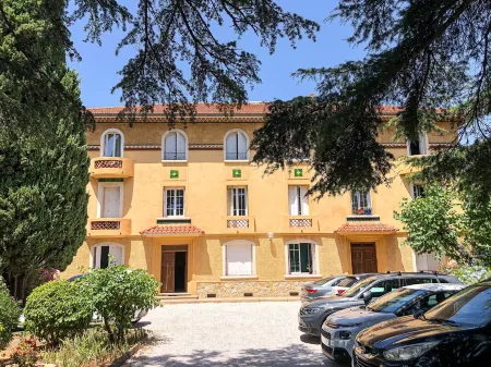 T2 Portissol, Idéalement Situé, Parking Privé, Port & Plage à Pieds Отели рядом с достопримечательностью «Mas de Pierredon - Camping Sanary-sur-Mer - CAMPASUN»