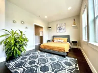 The Greenbelt Getaway- Views, Pets, Games, Fun!