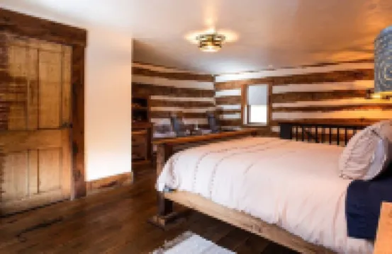 Private Cabin w/Hot Tub. Woods and nature 漢諾威酒店