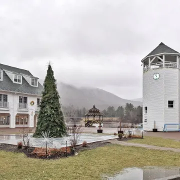 Spacious White Mountain Waterville VALLEY CONDO - Perfect for Families!