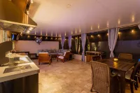 Private Luxury Pool & Spa Retreat – Great Location