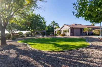 Golfer's Oasis at Augusta Ranch! スーパースティション・ゲートウェイ・ウェスト周辺のホテル