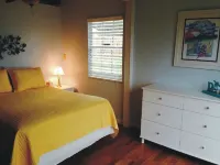 Beautiful Riverfront Cottage w/ boat dock - 15 mins from beach -  Sept Savings!!