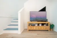 Ocean Breeze Retreat - 6 minute walk to the beach!