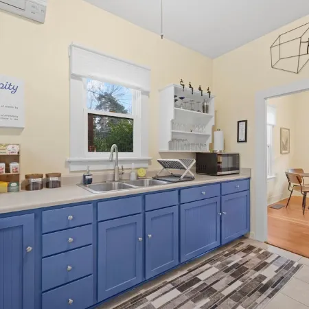 Charming house two blocks from downtown Ashland