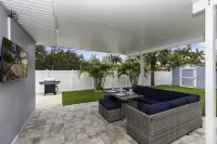 Heated Pool+Fire Pit+Trails+4 Min to Beach