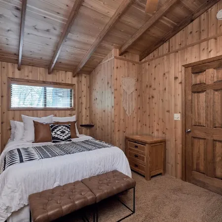 Luxury, Lakefront Chalet; Dock, Grills, Sasquatch & Firepits with a view