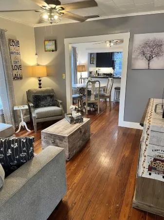 Oaktree Cottage in Mount Dora Historic District