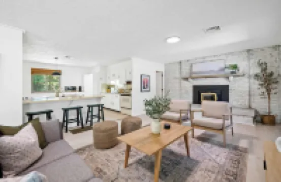 5Min to Lake, 20Min to NRG, Hot Tub, Fire Pit, BBQ. Quiet&Secluded. Pet Friendly Hotels in Wilderness