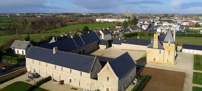 In an historical monument: Farm Manor in Bayeux Hotels in Bayeux