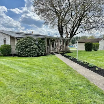 House 300 yards from Lake Logan! A few miles from Hocking Hills State Park!