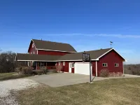 Serenity Heights - Peaceful Country Acres with Beautiful View in Every Direction