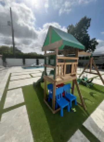 Poolside Retreat Haven close to MIA Airport