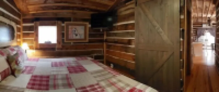 The CABIN on CULVER CHRISTMAS TREE FARM