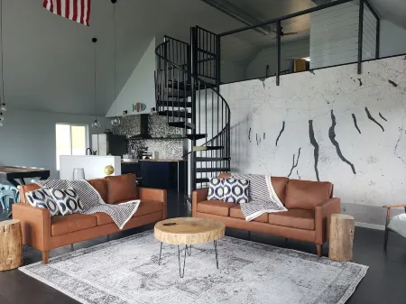 The Cabin At Keuka Lake-Great Views overlooking the Lake! Отели в г. Майло