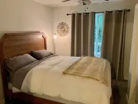 Macklyn Creek retreat Hotels near Harris Beach State Park