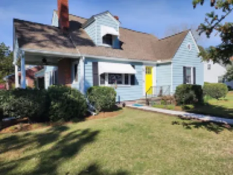 Discover Beaufort's history steps away! Charming Apartment near downtown. Hotels in Beaufort